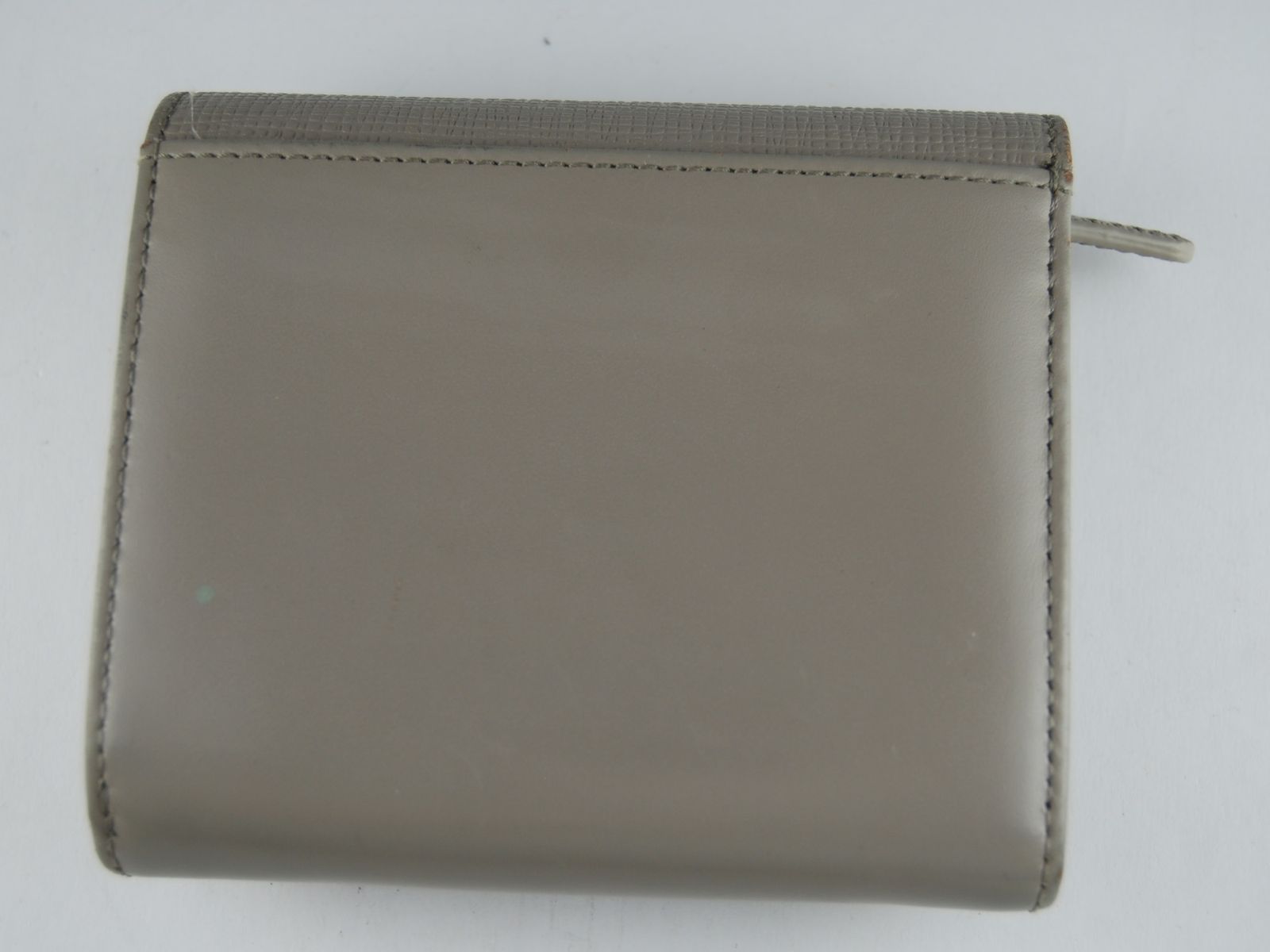 USED/B】アニエスベーagnesb 二つ折り財布 グレー コンパクト - メルカリ