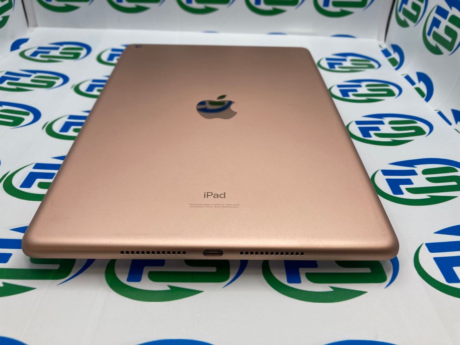 iPad 第8世代 Wi-Fi 128GB ゴールドMYLF2J/A A2270