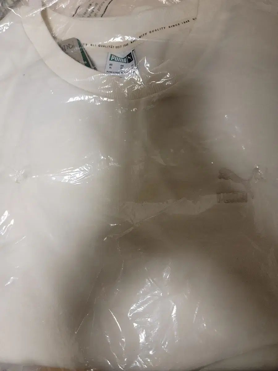 プーマ アイボリー スウェットセットアップ