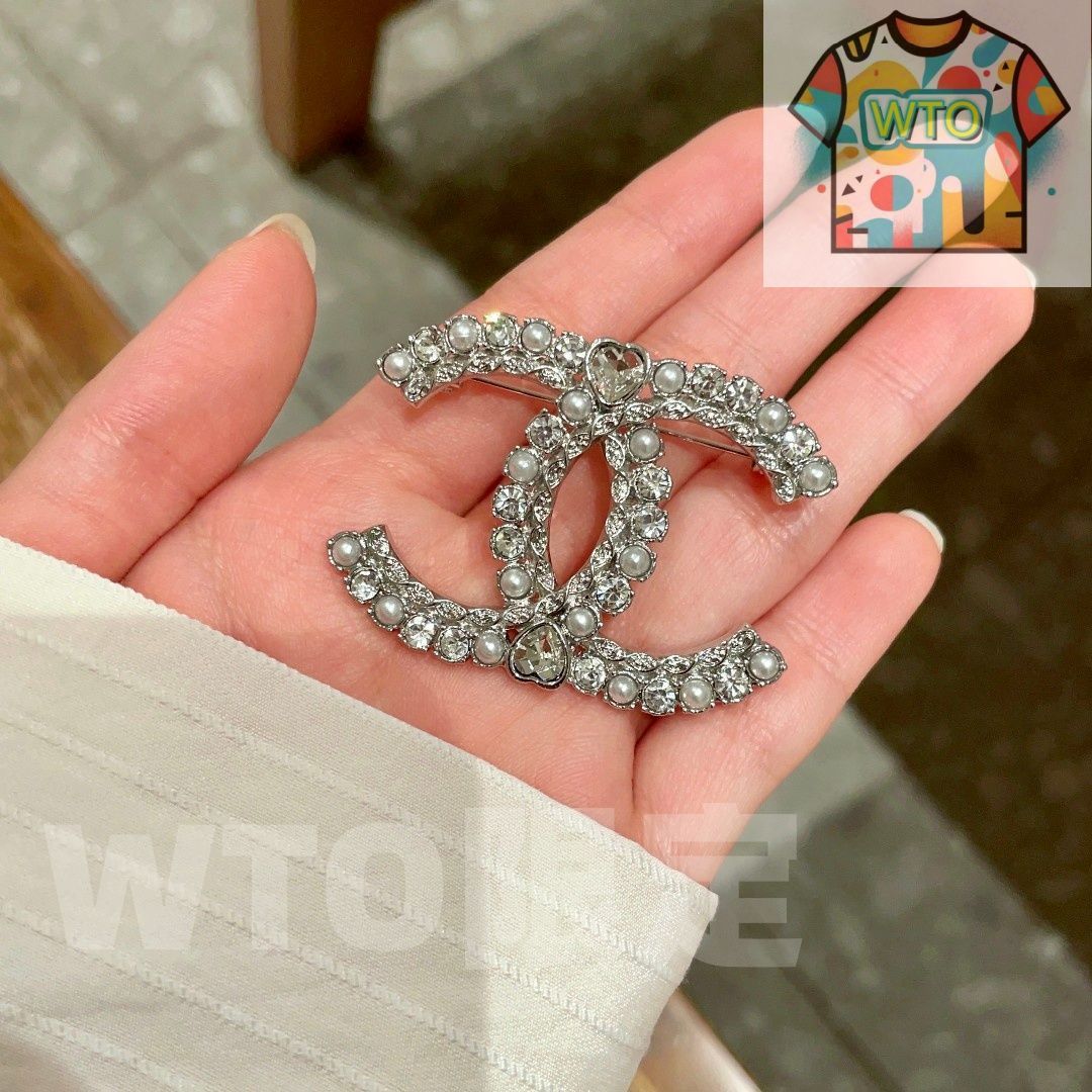 今日WTO】CHANEL シャネル 専門店新商品と同時期に発売 胸ピン