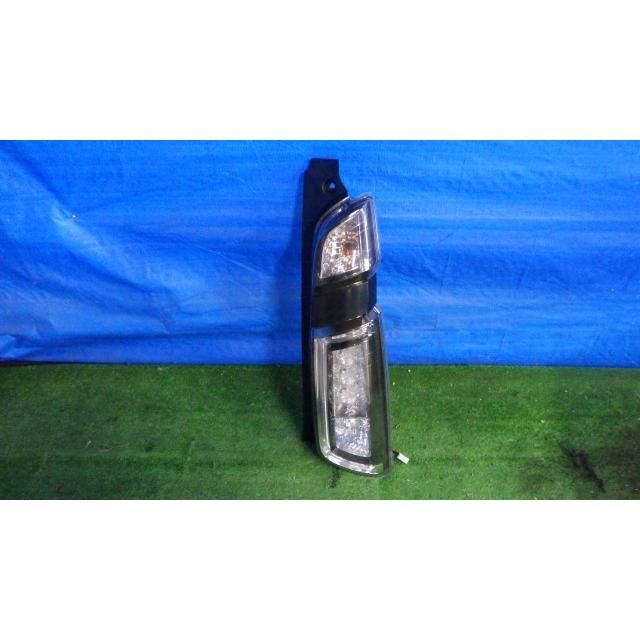 Ｎ－ＷＧＮ DBA-JH2 右テールランプ