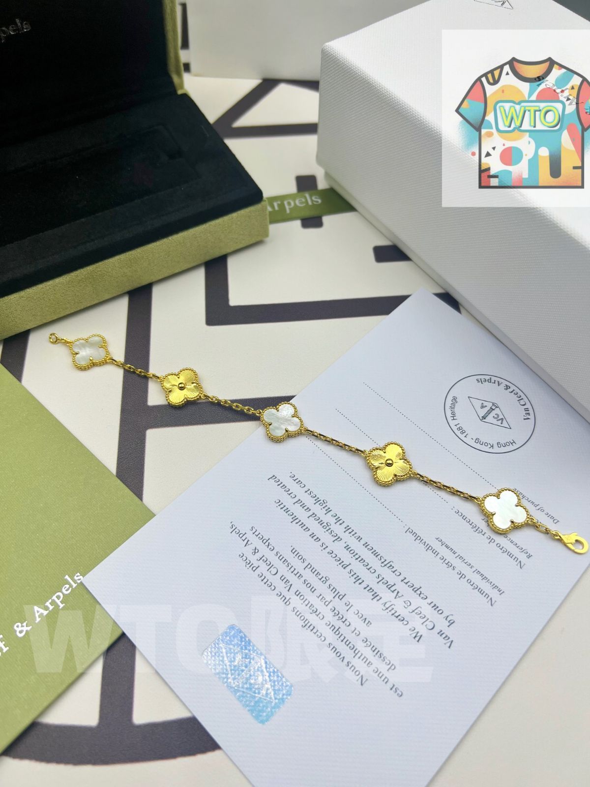Van Cleef - Arpels ヴァン クリーフ＆アーペル 四つ葉のクローバー ホワイト マザーオブパール レーザー ネックレス｜ ｜ ♥