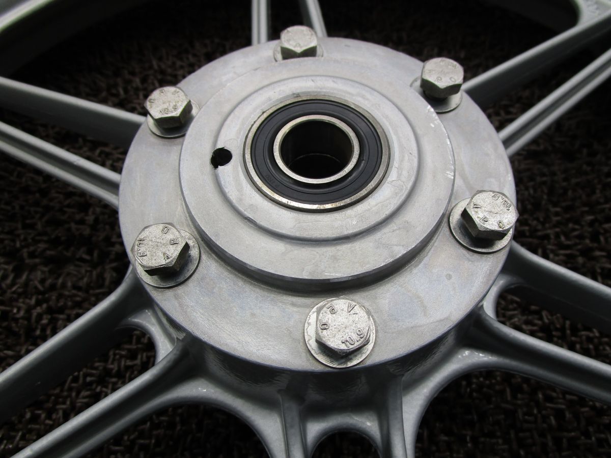 フロントホイール A6064