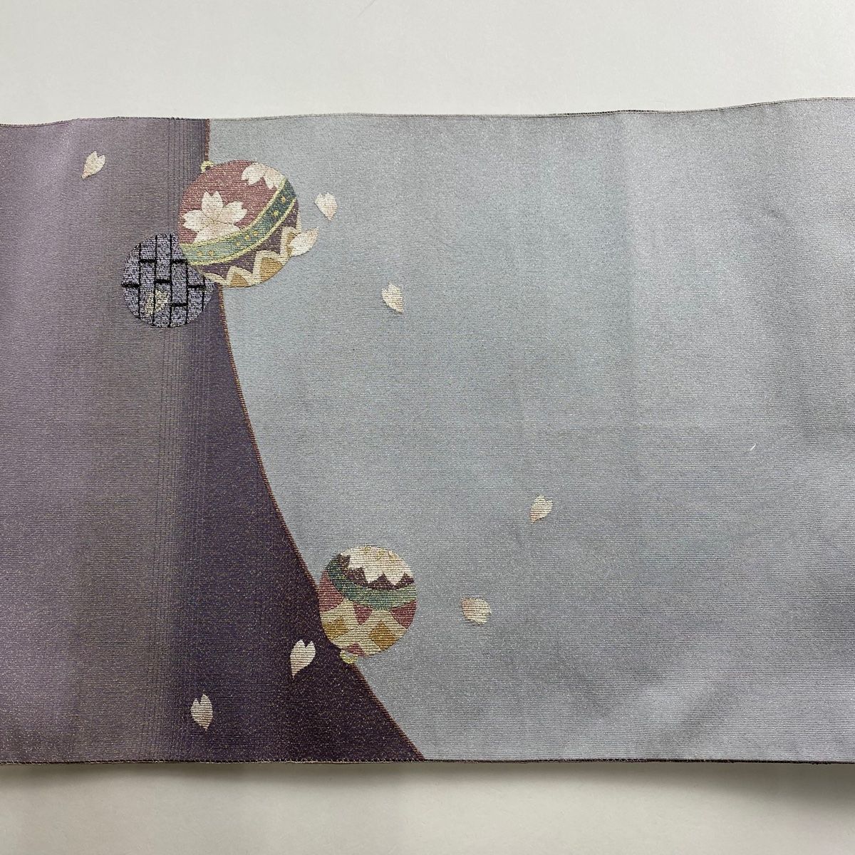 袋帯 秀品 やまと 鈴 桜 金糸 綴れ 灰紫 全通 正絹 【中古