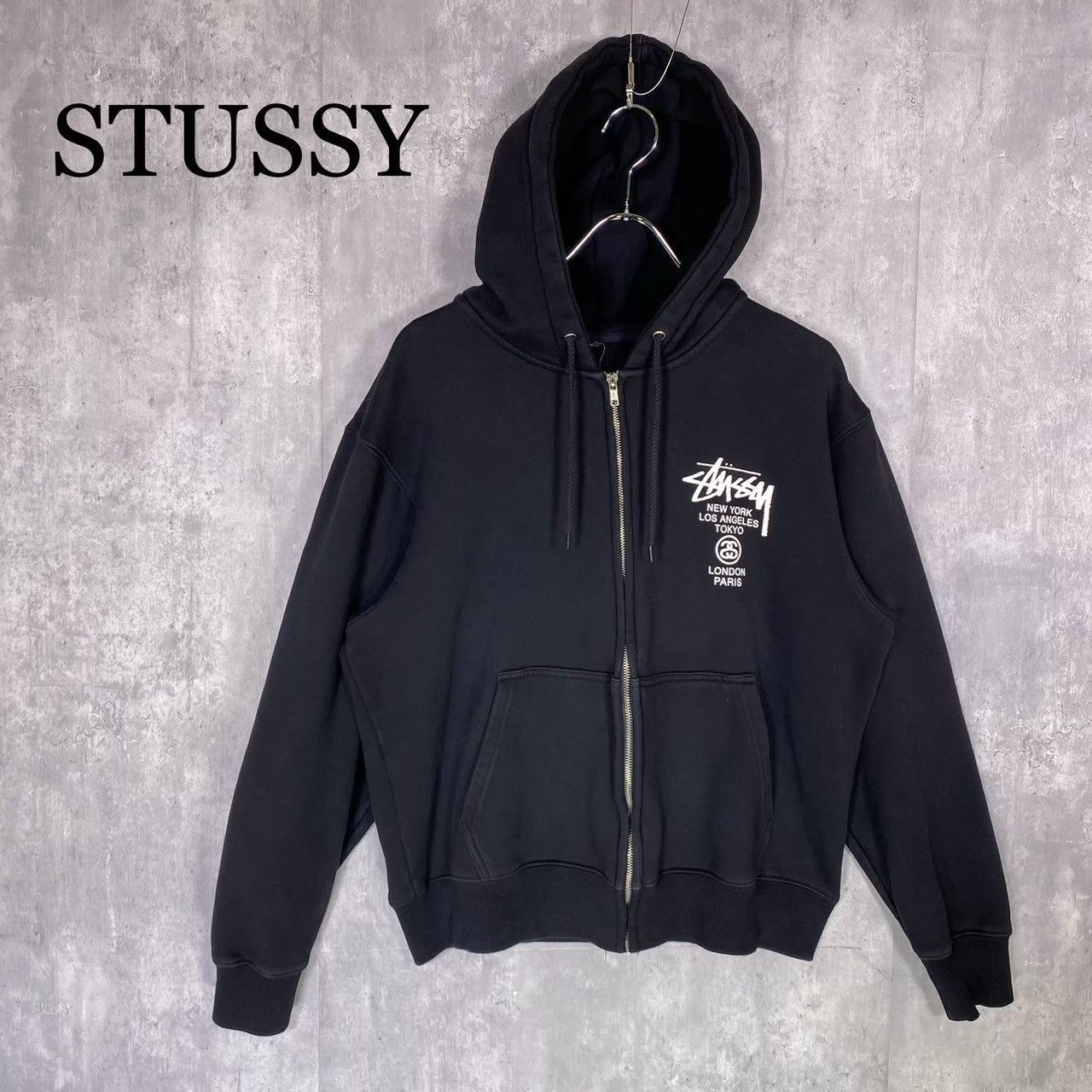 STUSSY』ステューシー (S) ワールドツアーロゴジップパーカー - メルカリ