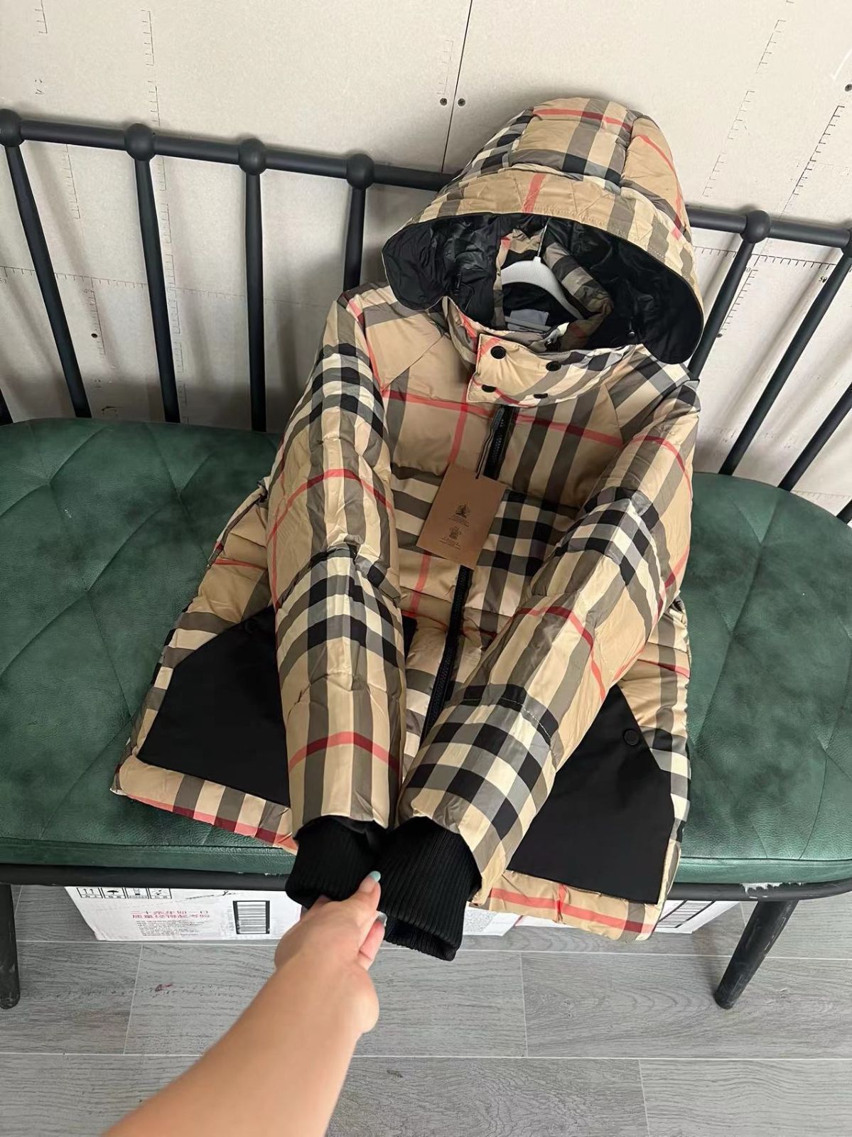 新品未使用 BURBERRY バーバリー ダウンジャケット 6Y 116cm バーバリー(BURBERRY)バーバリー ノバチェック ダウンジャケット
