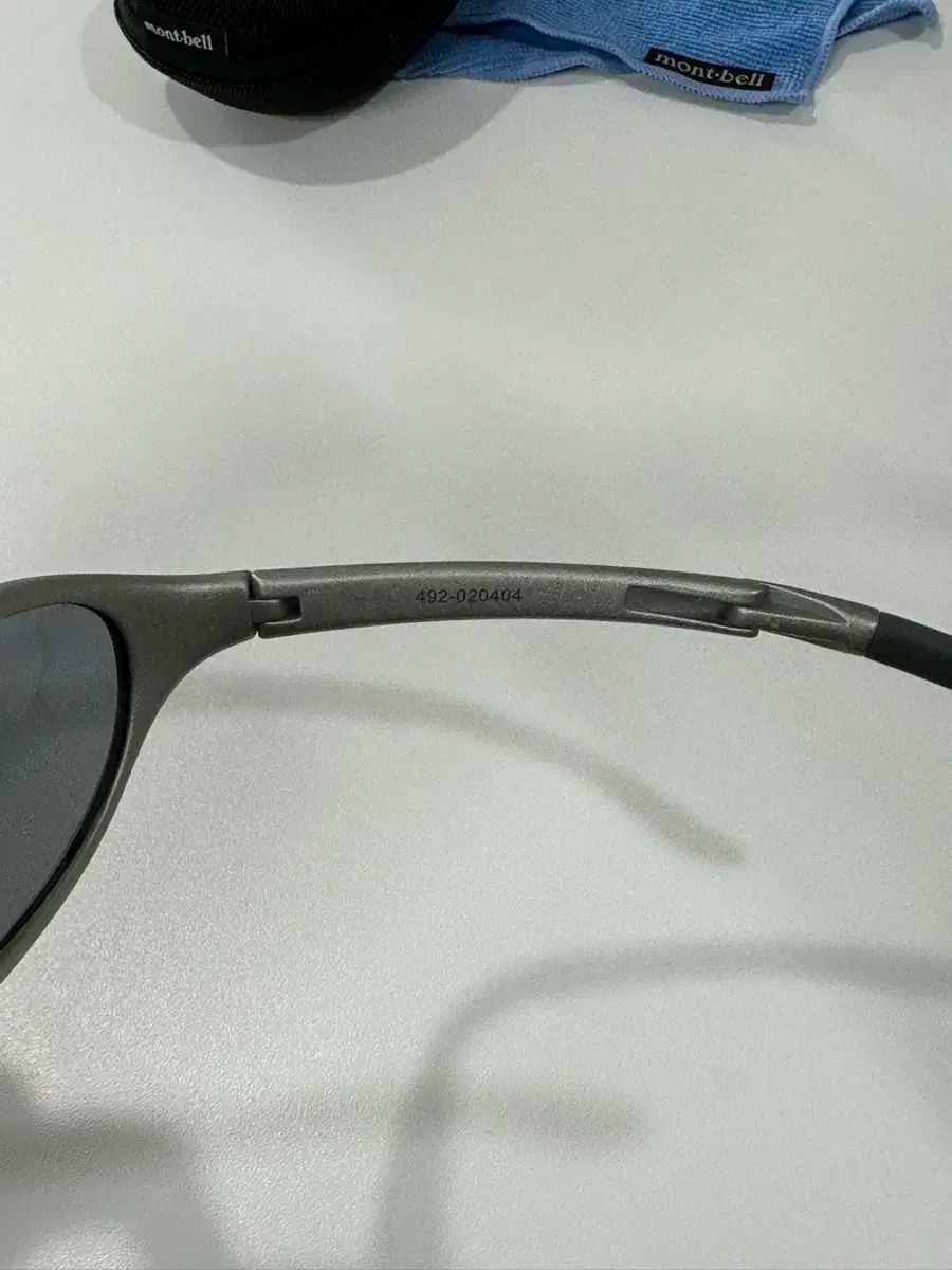 mont-bell 完売品 シルバー サングラス Montbell（モンベル） サングラス シルバー 出品 - メルカリ