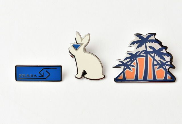 プラダ ピンブローチ/ピンバッジ 3点セット PRADA アクセサリー メタル