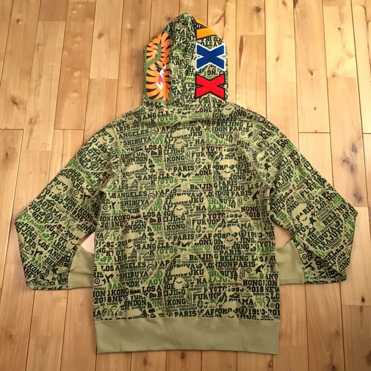 ☆新品☆ XXV CITIES CAMO シャーク パーカー Lサイズ shark ☆新品☆ XXV CITIES CAMO シャーク パーカー Lサイズ shark