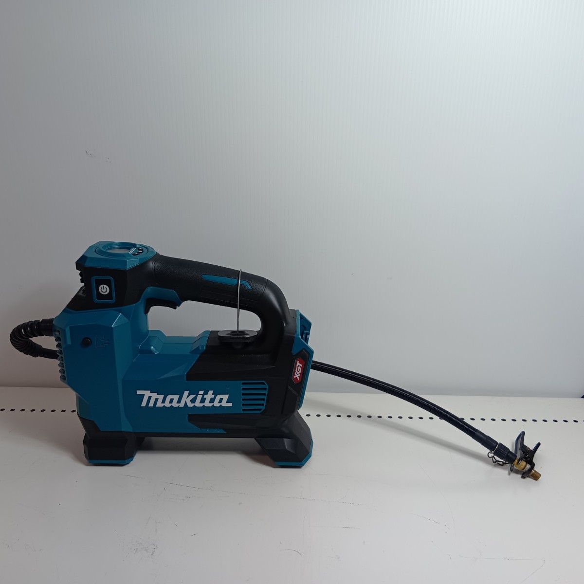 MAKITA マキタ 充電式空気入れ MP001G ブルー 程度B 本体のみ コードレス式 40v 42978 キズ ヨゴレ有