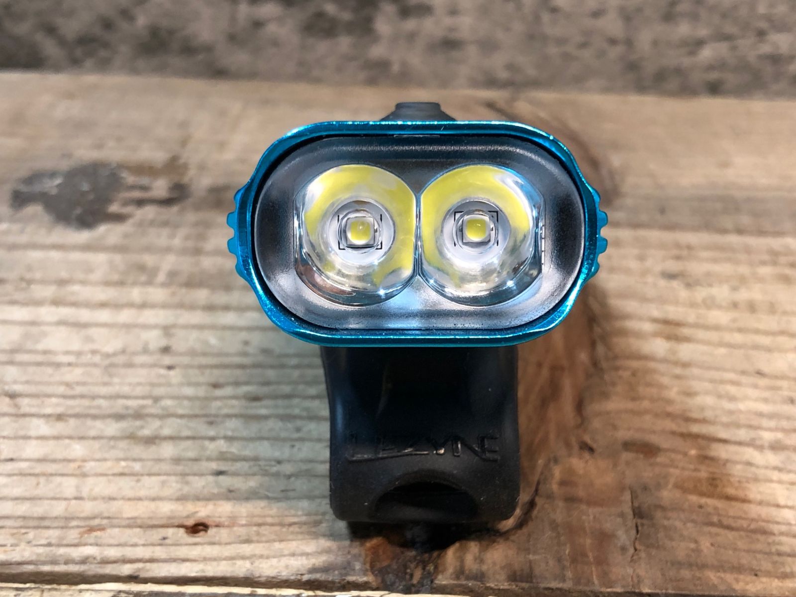 IX617 レザイン LEZYNE ライトドライブ LITE DRIVE 1000XL フロントライト Amazon | 【日本正規品】 LEZYNE(