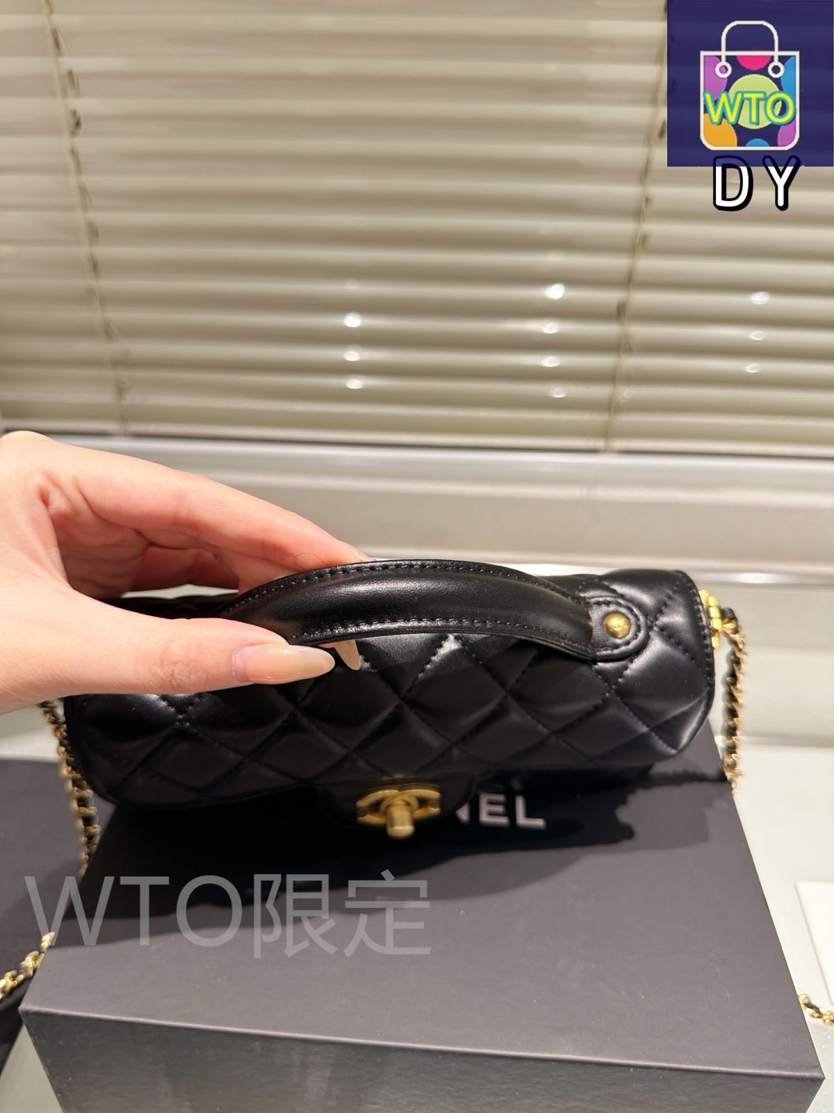 【25A♢お洒落なボックス型】CHANEL *チェーンバッグ コンパクトで可愛い♡ 25A【CHANEL】 チェーンバッグ (CHANEL