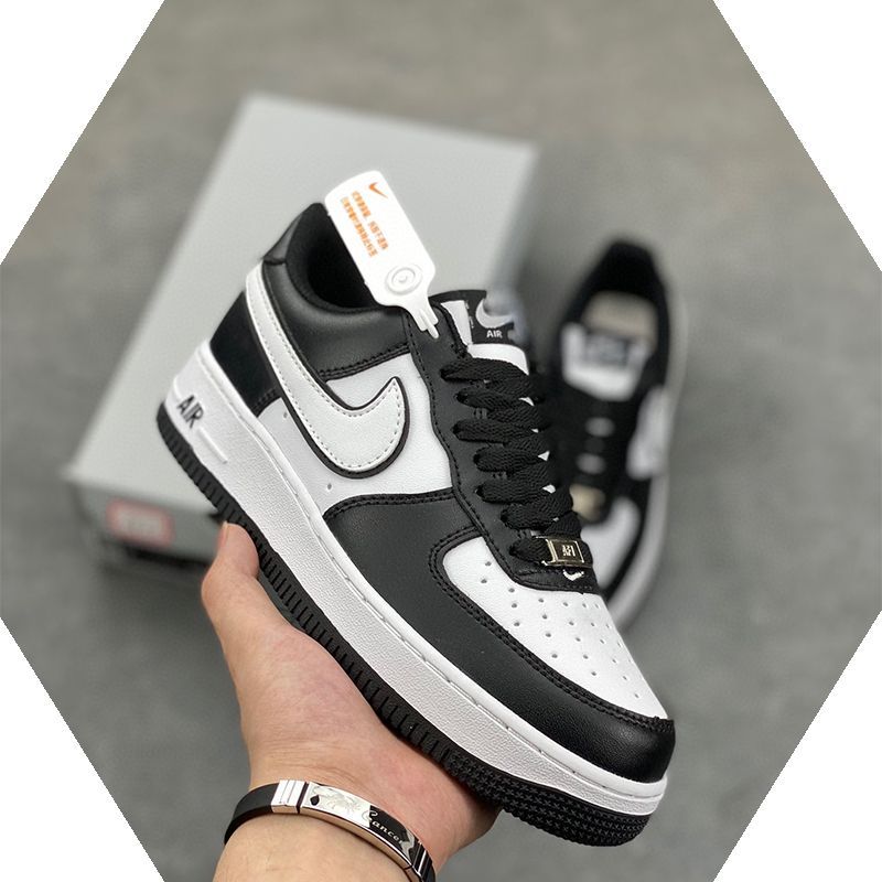 本日の新品は未使用です Nike Air Force1