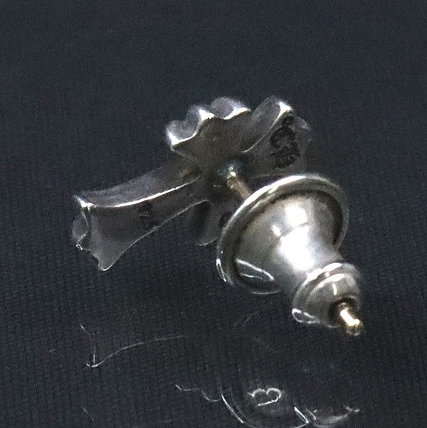 スタッドピアス