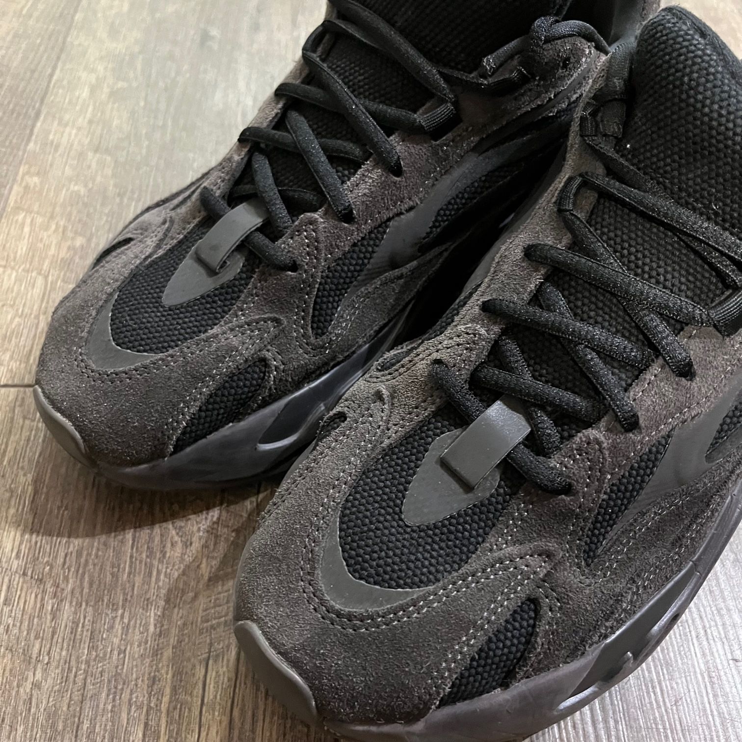国内正規 adidas YEEZY BOOST 700 V2 Vanta ヴェンタ イージーブースト 