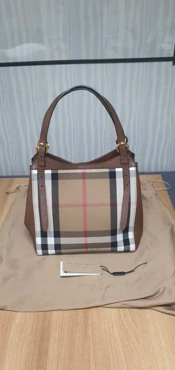 Burberry バーバリー ハウスチェック ショルダーバッグ トートバッグ 本物の 感情 O