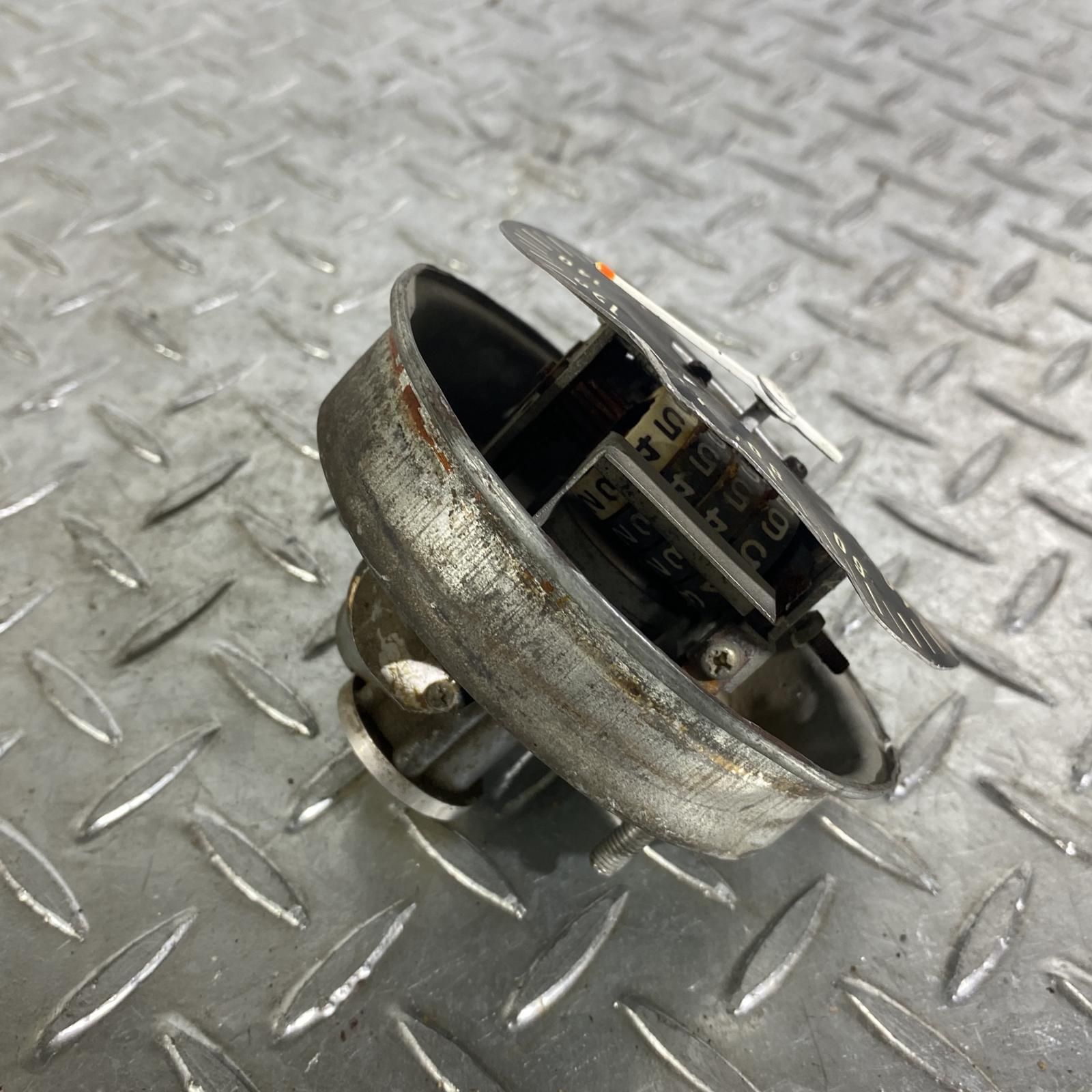 SUZUKI GT750 スピードメーター 部品取り スズキ - メルカリ