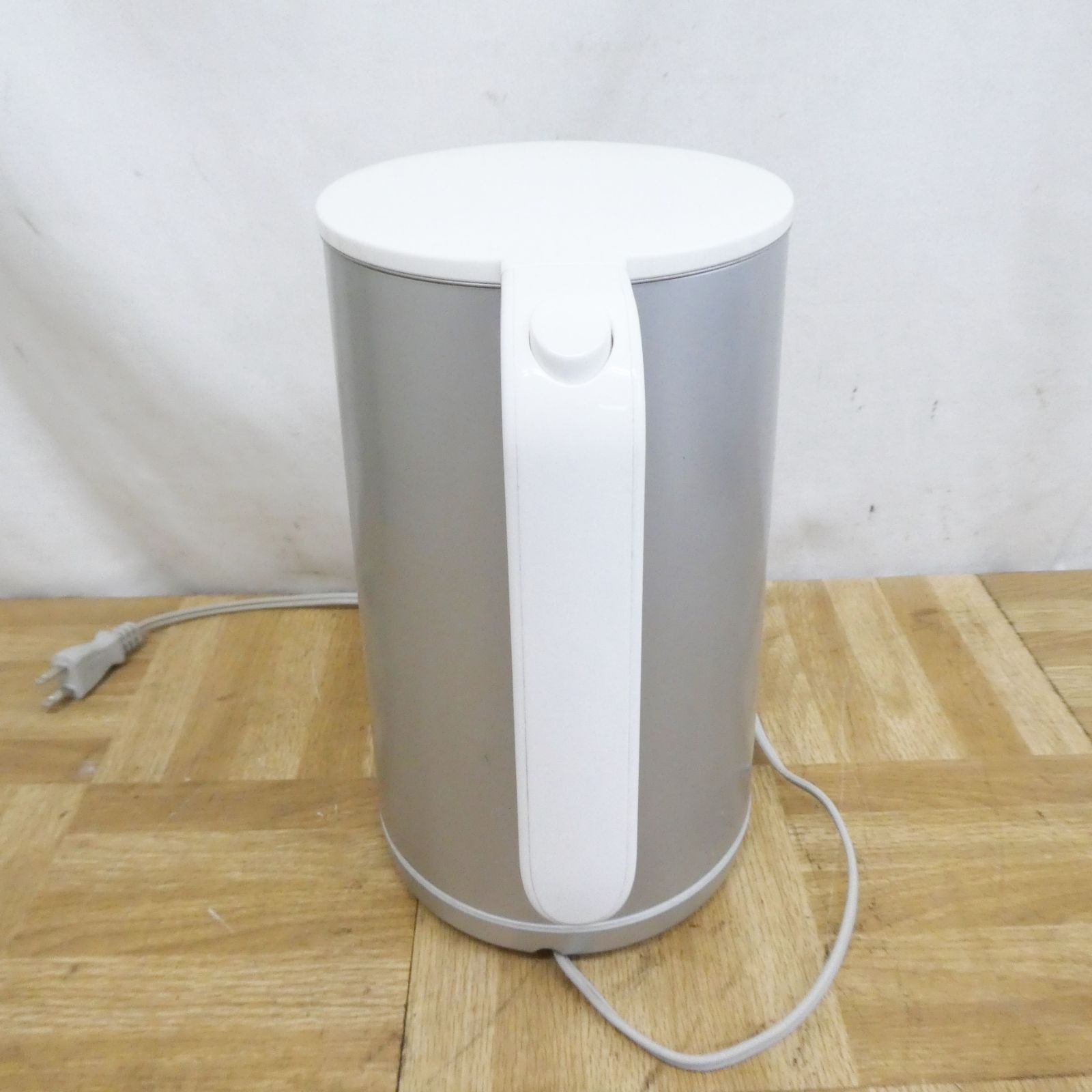 スタイリッシュな電気ケトル 1500ml