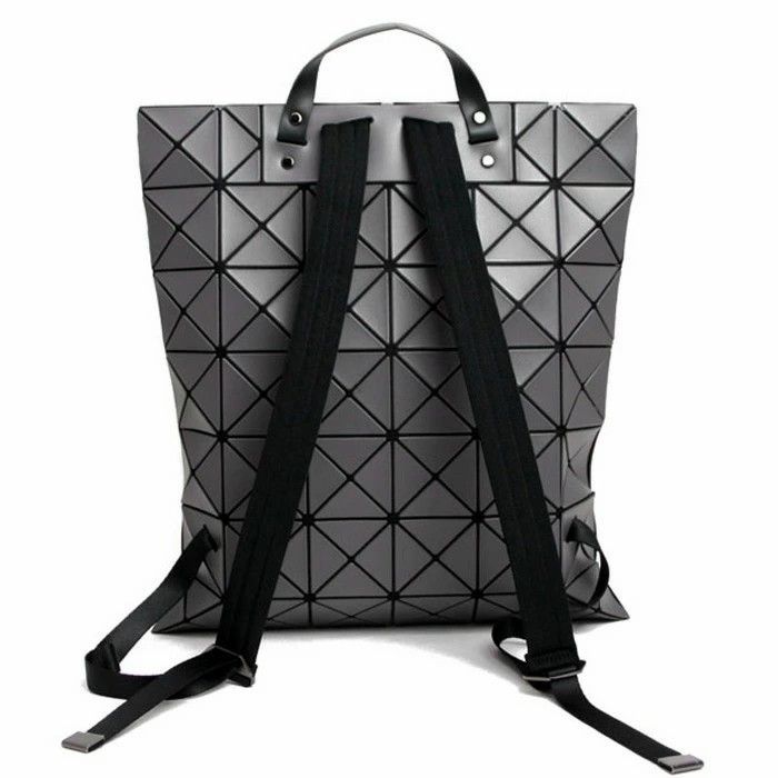 バオバオ イッセイミヤケ BAO BAO ISSEY MIYAKE【LUCENT / ルーセント 7×6】 FLAT PACK フラット パック バックパック  リュックサック マット ライトグレー 全3色 BB43AG691 - メルカリ