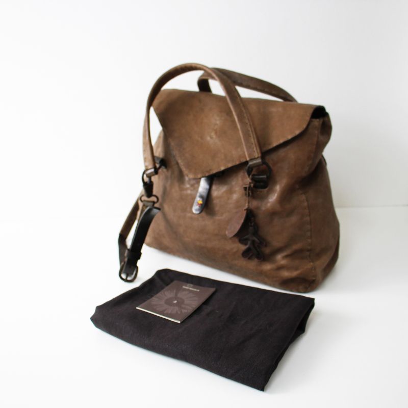 エンリーベグリン　ショルダーバッグ　レザー　オミノ刺繍 エンリーベグリンショルダーバッグレザーオミノ刺繍