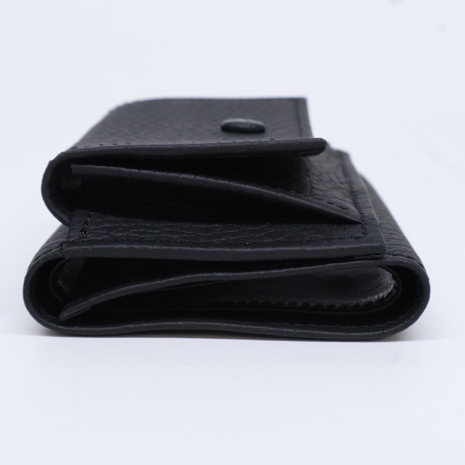 COMPACT WALLET