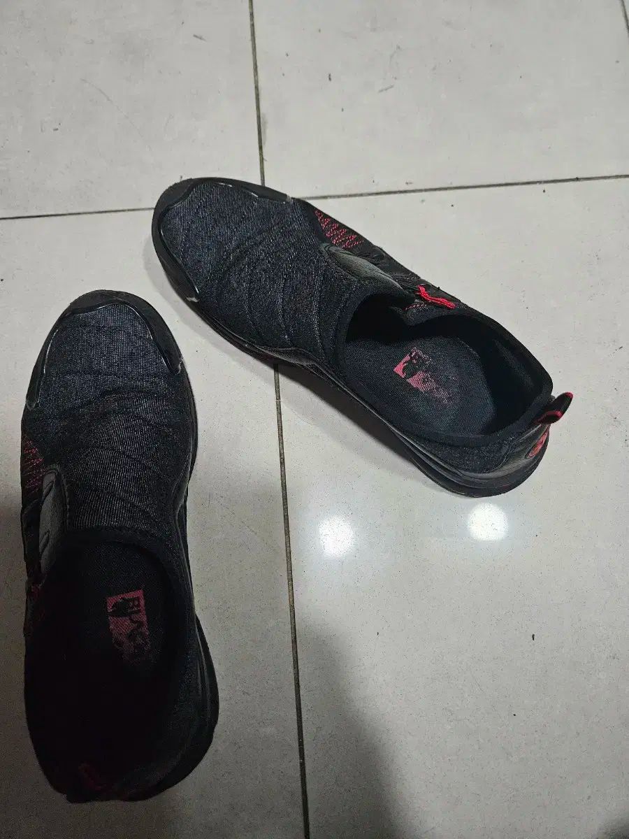 BLACK YAK ブラックヤク 黒 スリッポン トレッキングシューズ