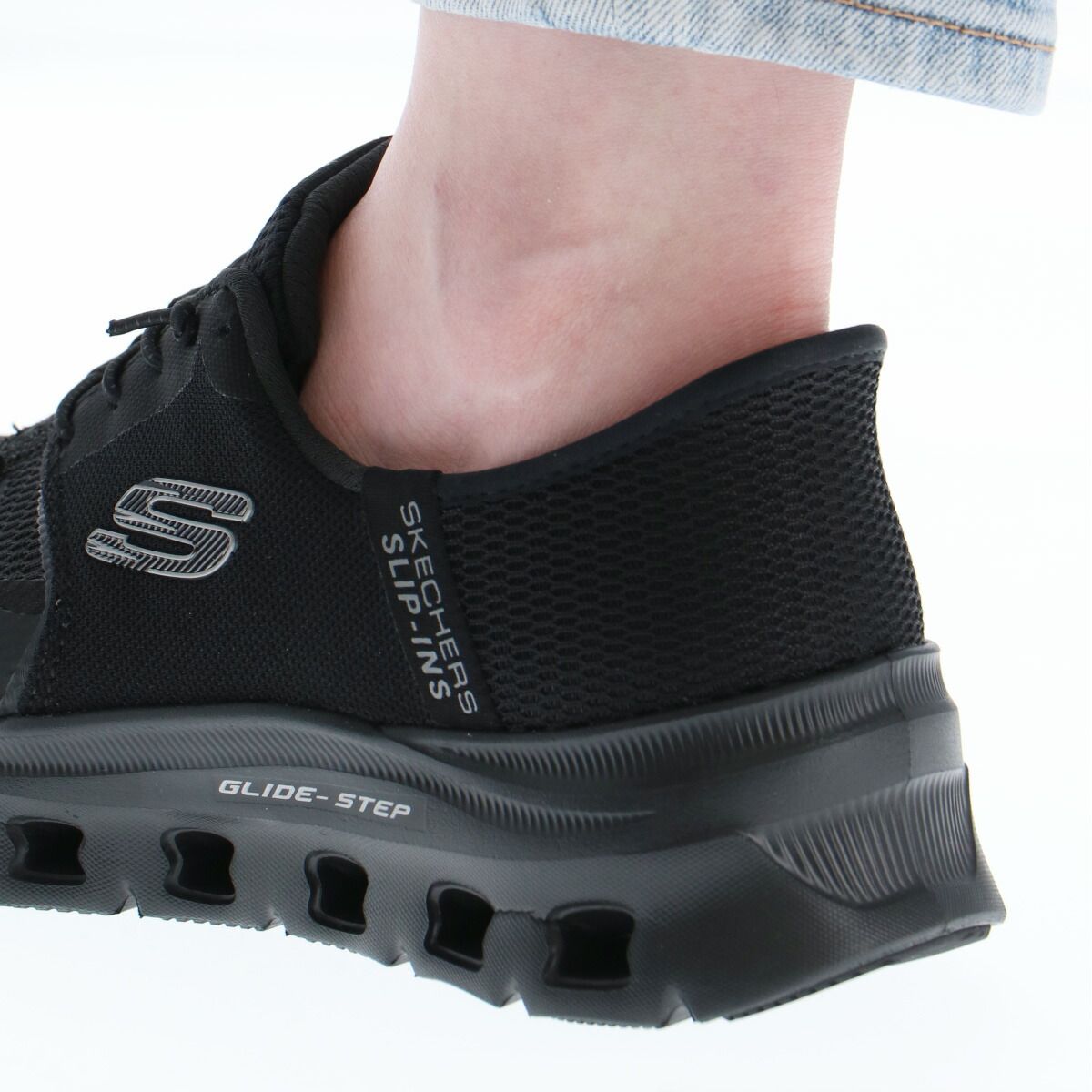 スポーツシューズ