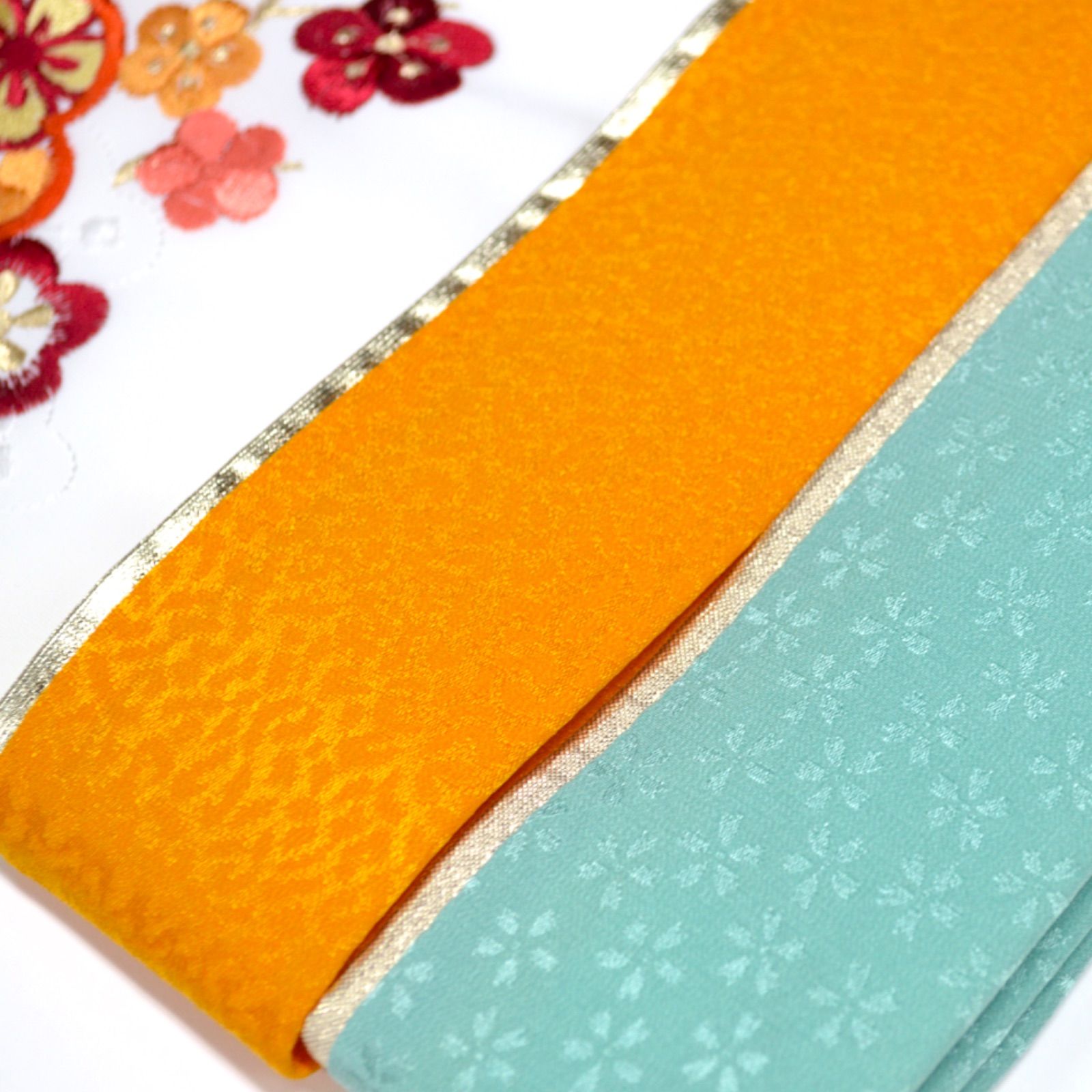 美品》正絹 振袖フルセット S〜Lサイズ 成人式 金駒刺繍 ショッキング