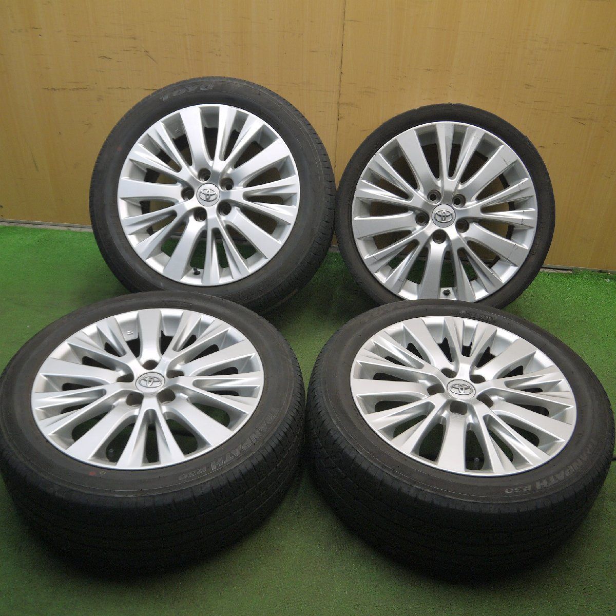 送料無料* キレイ☆トヨタ 20系 アルファード ヴェルファイア 純正 235