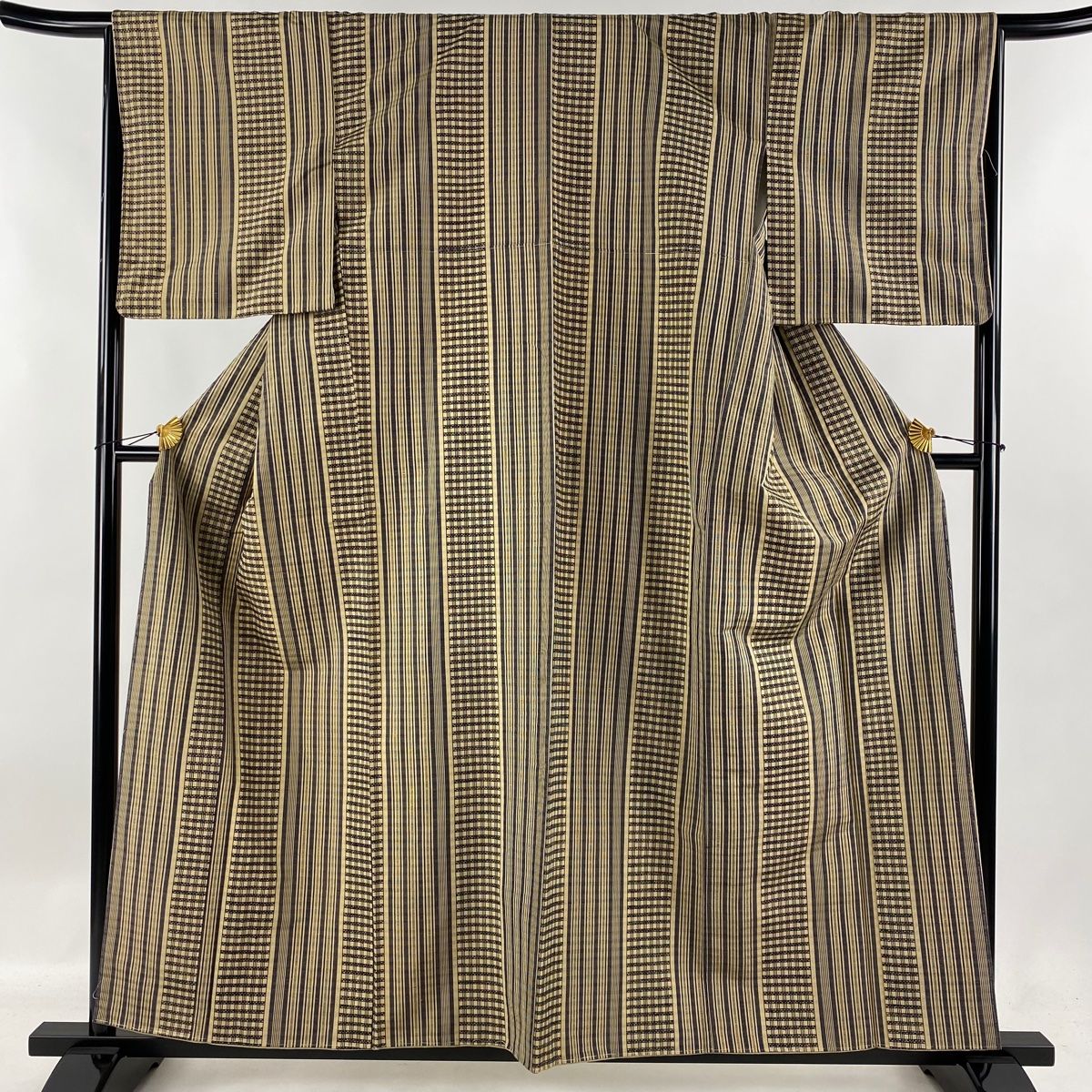 紬 身丈159cm 裄丈66.5cm M 袷 縞 格子 薄茶色 正絹 美品 秀品 【中古  