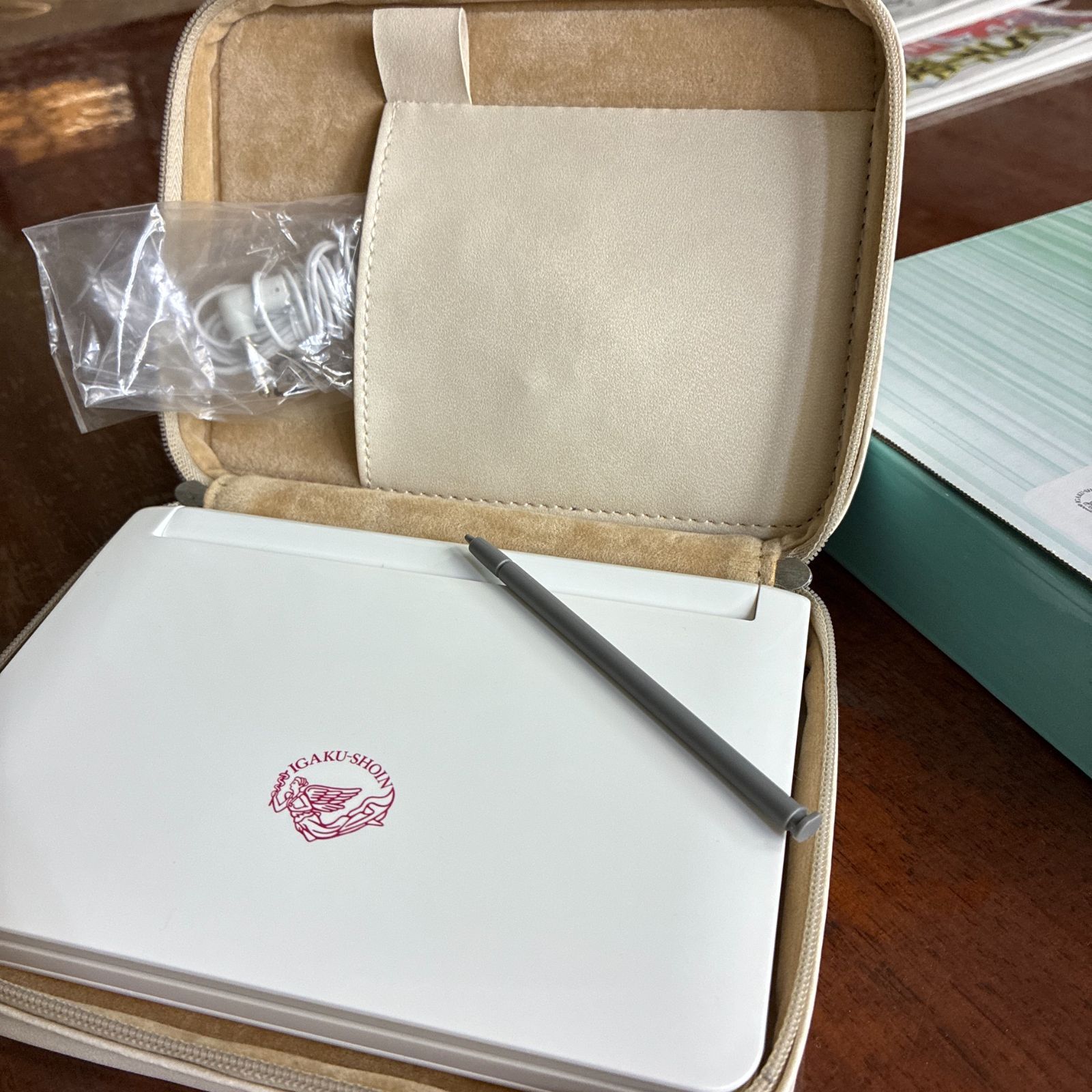 医学書院　電子辞書IS-N8000 中古 医学書院 看護医学電子辞書8 IS-N8000 ツインタッチパネル