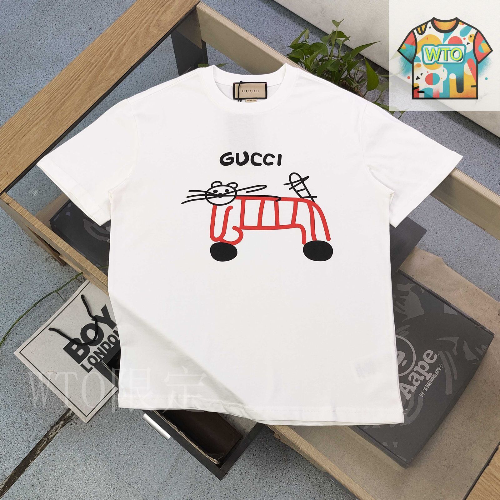 値下げしました！GUCCI 猫デザイン Tシャツ　L グッチ x ザ・ノースフェイス☆ダブルロゴ猫のTシャツ (GUCCI/T