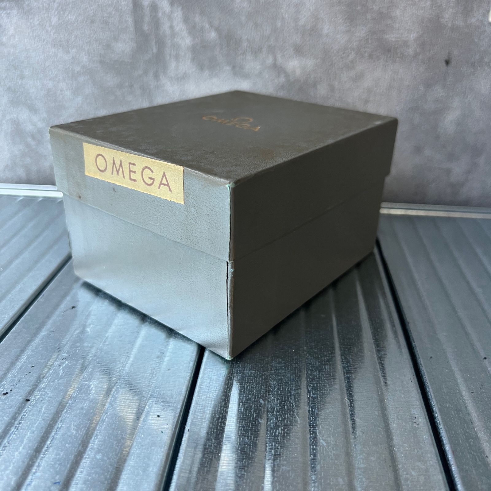 OMEGAオメガ★アンティーク時計ボックス★ウォッチケース★空箱のみ OMEGA オメガ 時計 アンティーク ビンテージ 空箱 - メルカリ