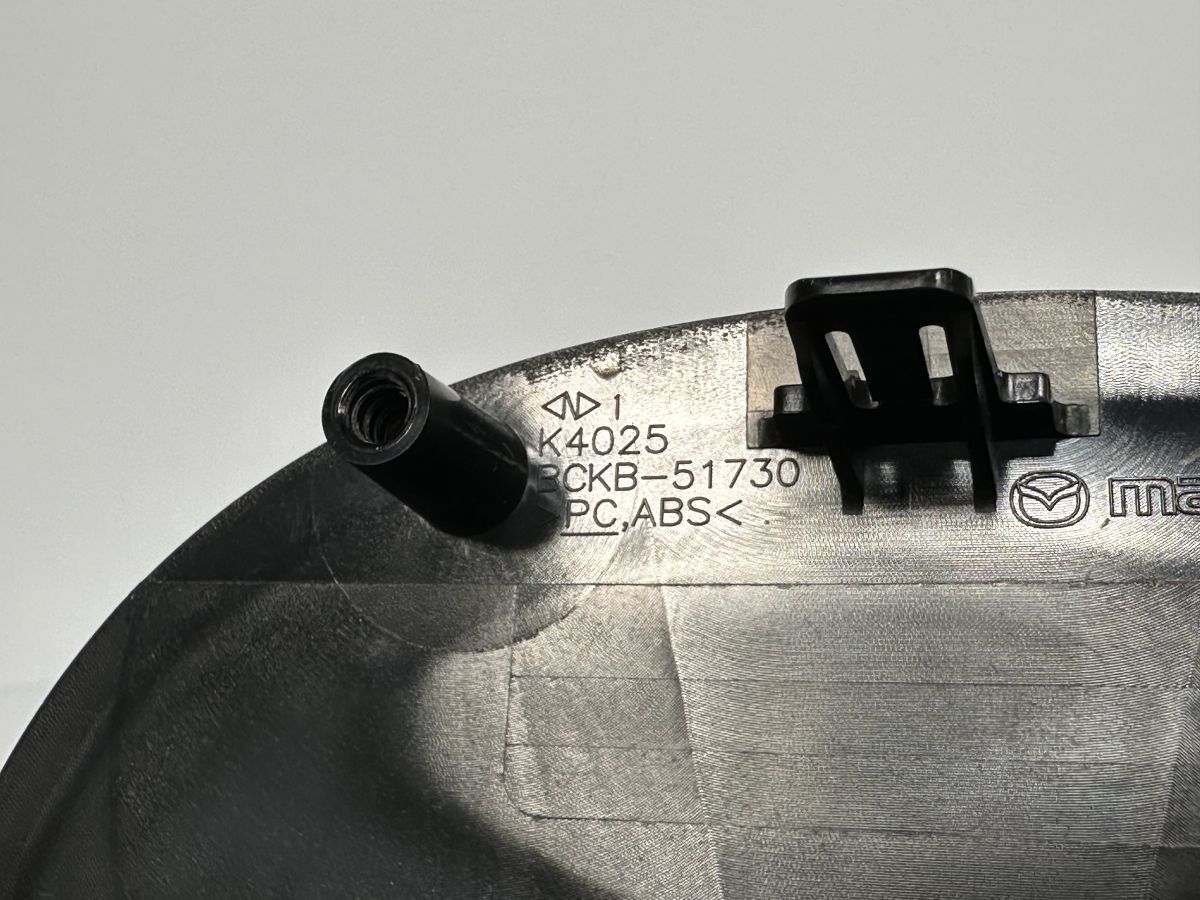 純正 フロントエンブレム