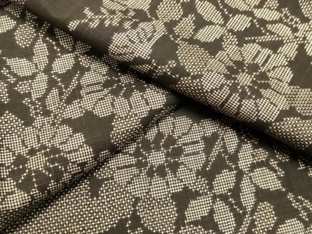 平和屋着物○本場大島紬 7マルキ 色紙草花文 正絹 逸品 DAAT1035tw  