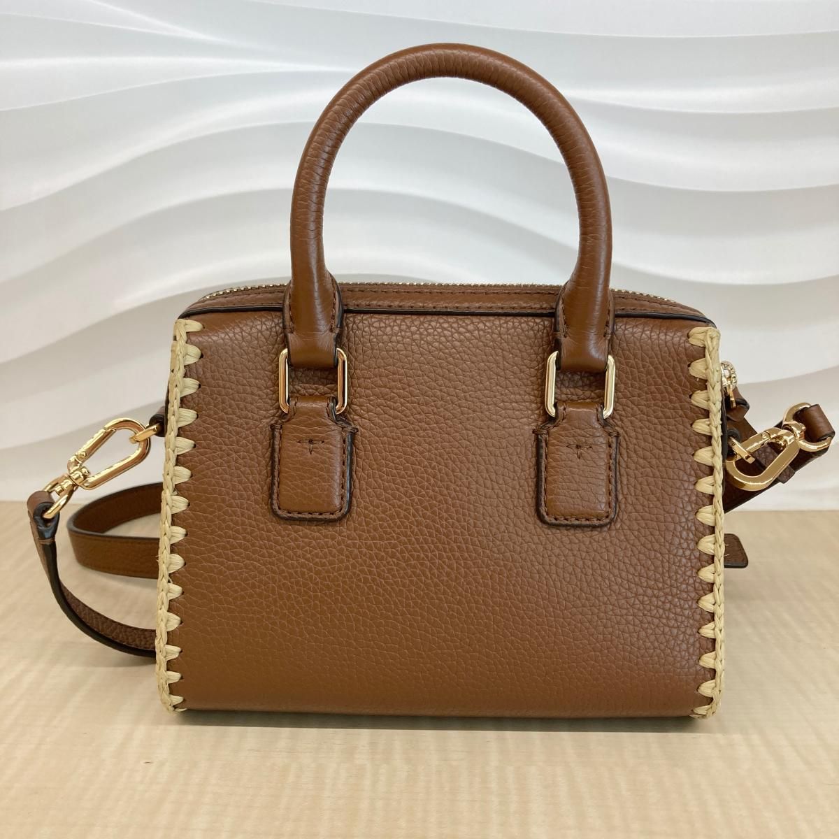 Tory Burch ブラウンレザーハンドバッグ Tory Burch ブラウン レザーハンドバッグ - メルカリ