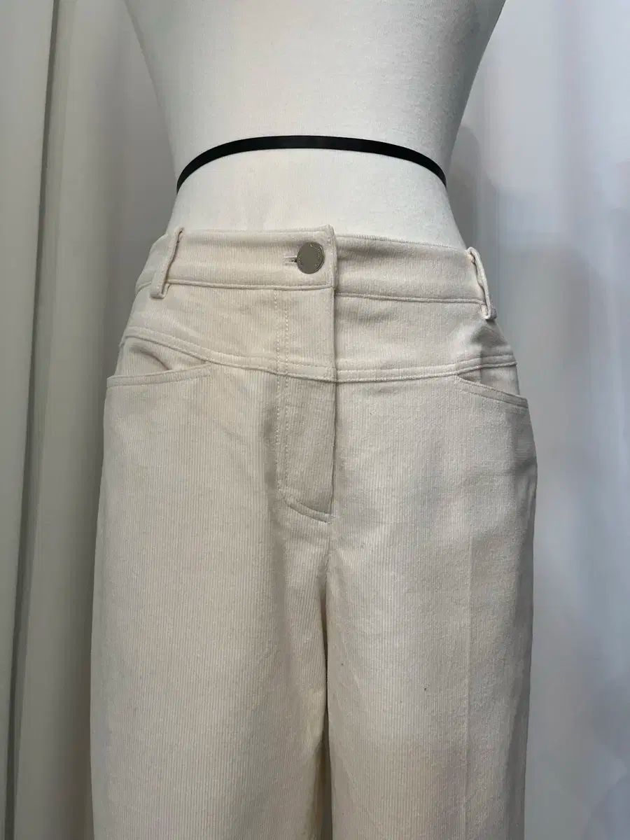 アッテ アイボリー