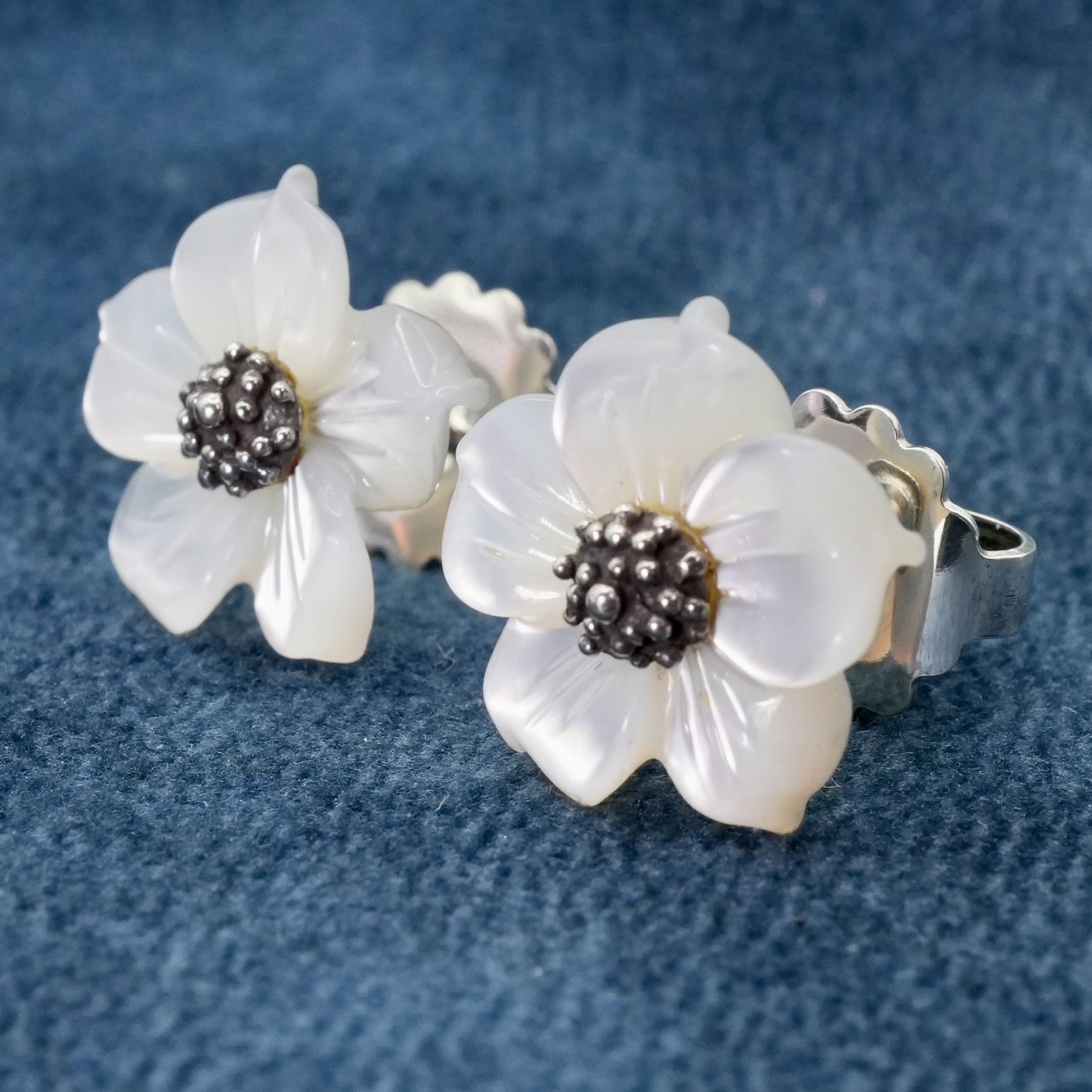 スティーブンデュエック 白蝶貝フラワー ピアス スティーブンデュエック 白蝶貝フラワー ピアス ⭐︎片方のみ