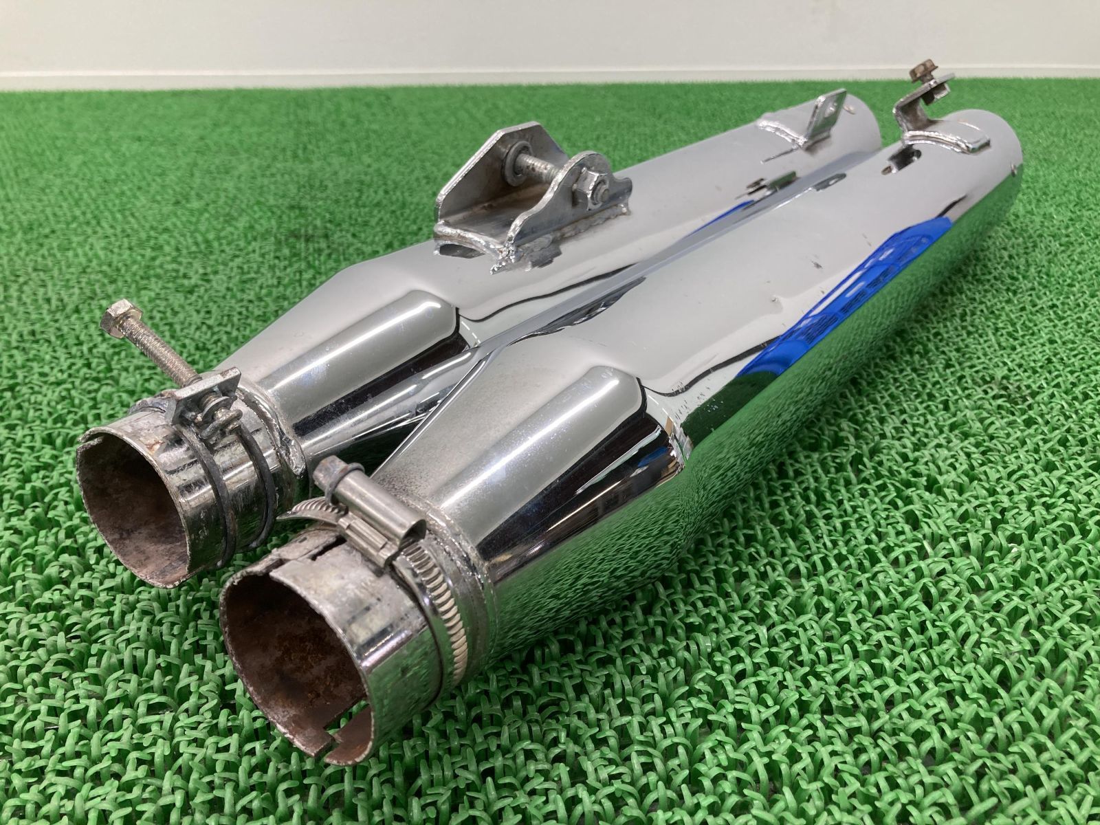 FXDWG1580 サイレンサーマフラー 64700-08/64701-08 ハーレー 純正