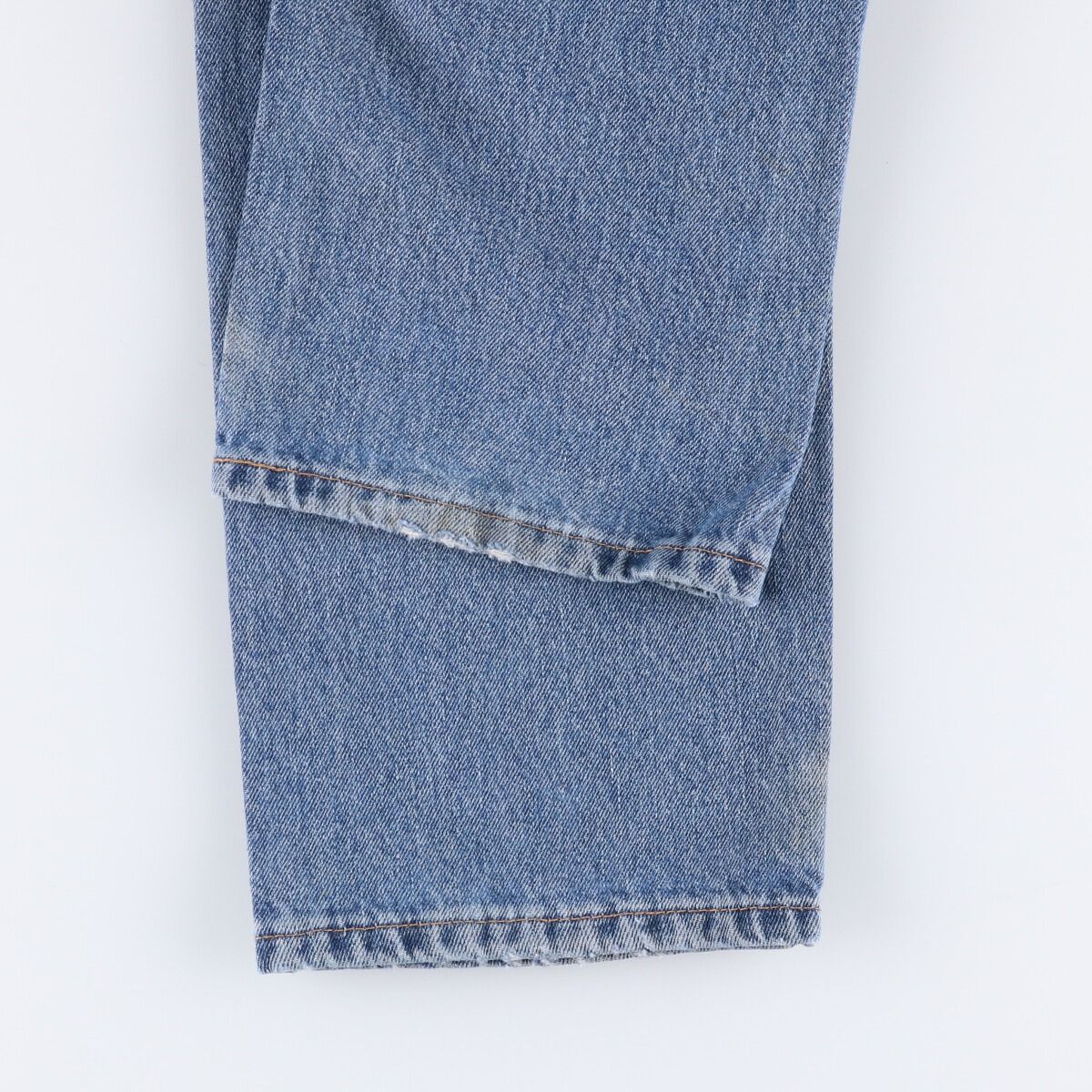 テーパードデニムパンツ