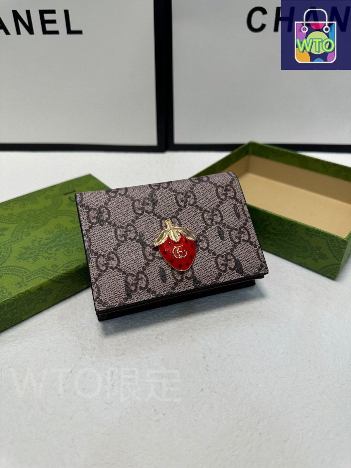 今日 Gucci グッチ ニューモデルウォレット クリスタルを嵌めたGGロゴ付きデザイン STEELWINDOWSANDDOORS_COM