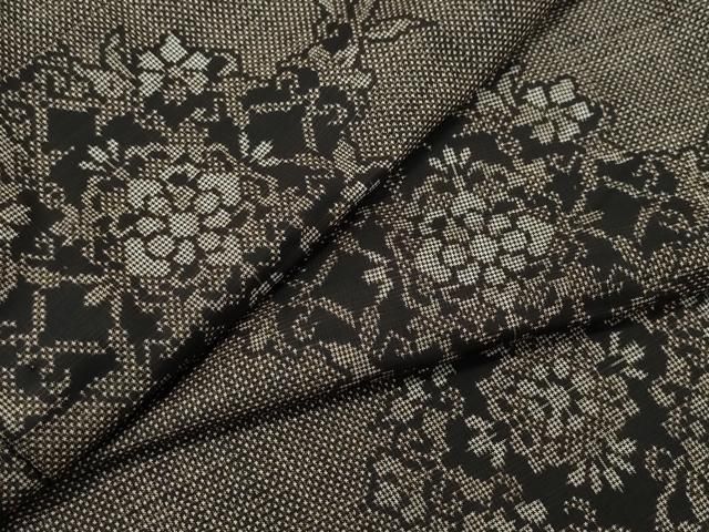 平和屋着物○本場大島紬 7マルキ 泥染め 正倉院花文 正絹 逸品