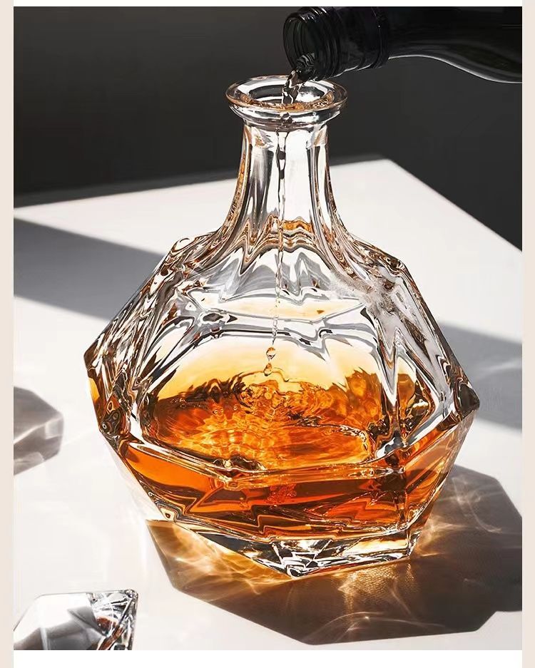 800ml ウイスキーデカンタ クラシック 酒デキャンタ ヴィンテージ風