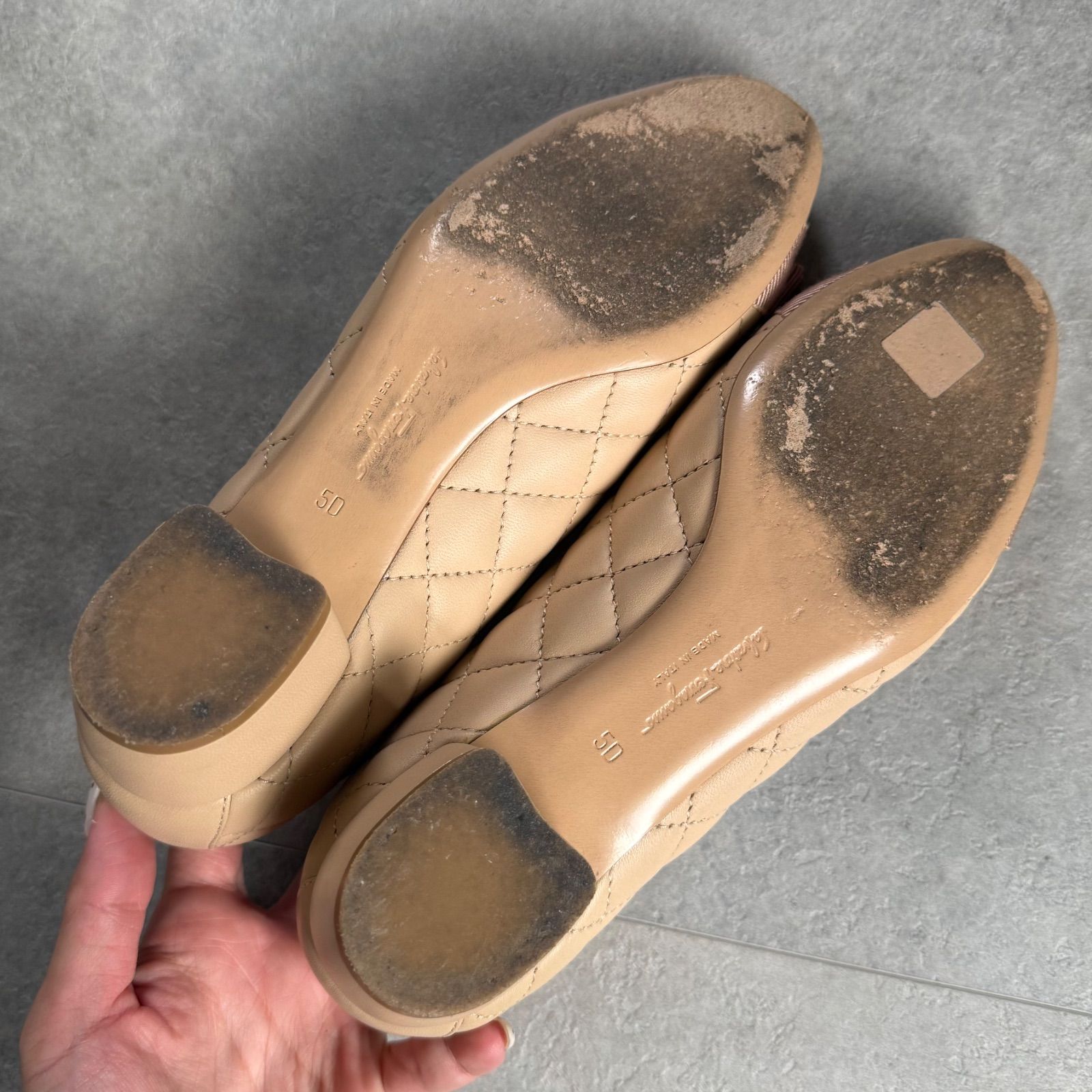 美品 SalvatoreFerragamo サルヴァトーレフェラガモ ヴァラリボン