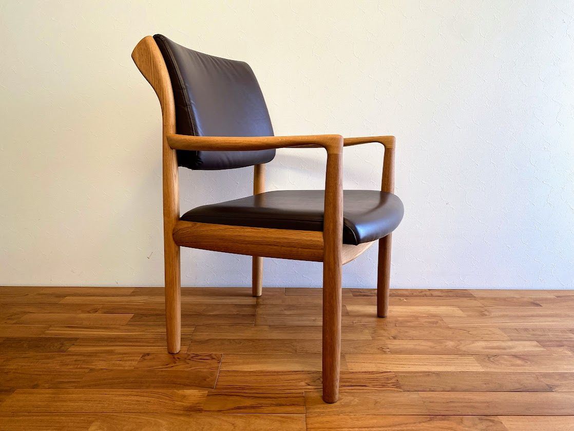 飛騨産業 CRESCENTシリーズ アームチェア SG270A 仕上済み② 飛騨産業 CRESCENTシリーズ アーム チェア SG270A 仕上済② - メルカリ