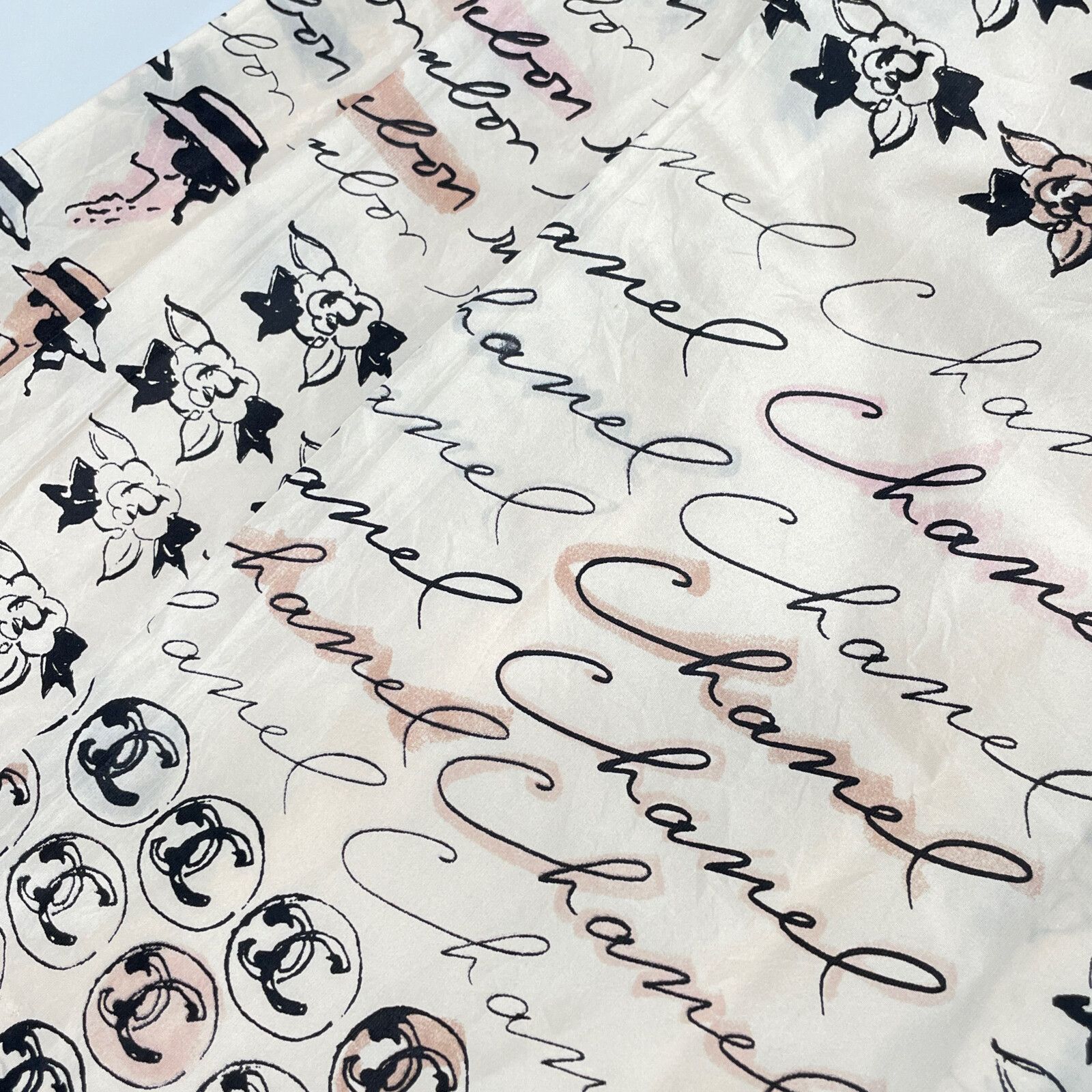 CHANEL シャネル 【美品】06C P27749V17427 アイコンプリント シルク  