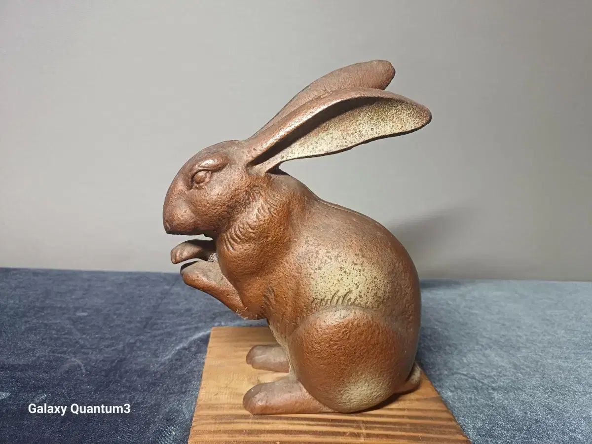 ヌータヤルヴィ インケリ トイッカ チンチラ(うさぎ) ペーパーウェイト