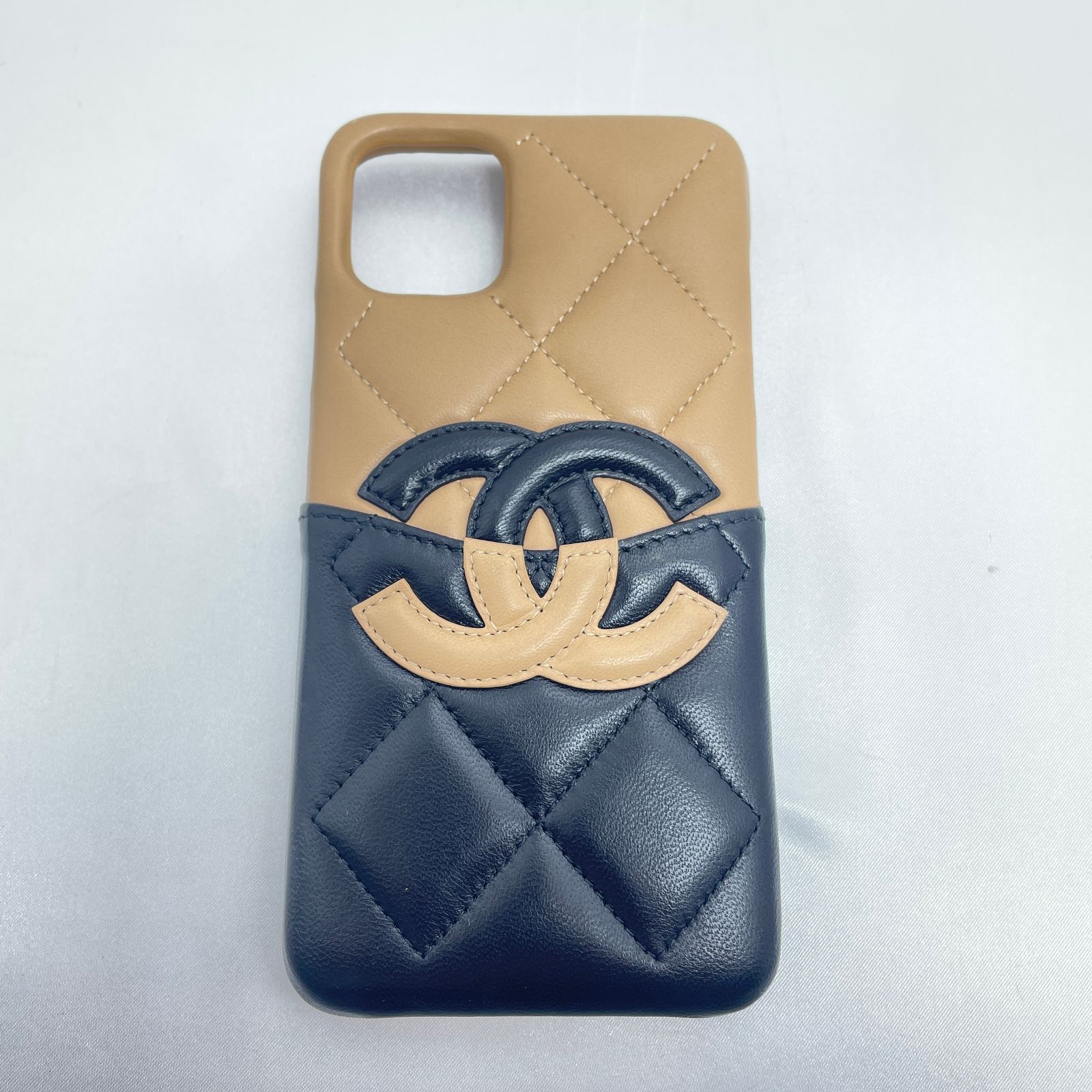CHANELシャネル マトラッセ バイカラー CC ココマーク iPhone 11