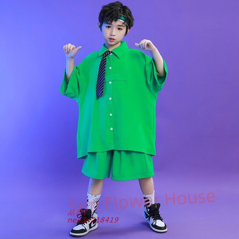 派手
