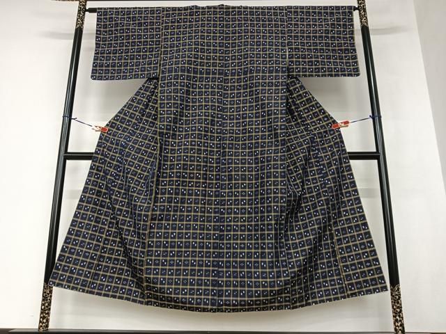 平和屋着物●男性　紬　幾何学文様　黒地　正絹　逸品　AABD4943cs 平和屋着物□上質な紬 幾何学文 黒地 正絹 逸品 AAAY3956mf